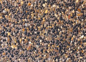 •	Brown-toned Pebblewash with Mahi-colored mini aggregates, bringing depth and warmth to exterior flooring.