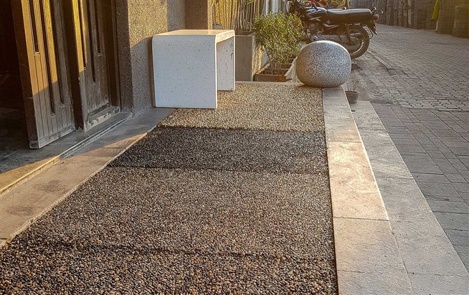 Novasol resin bound pebble flooring for exteriors