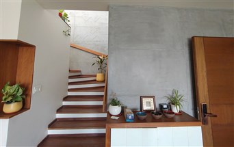 grey patterned microcement wall 